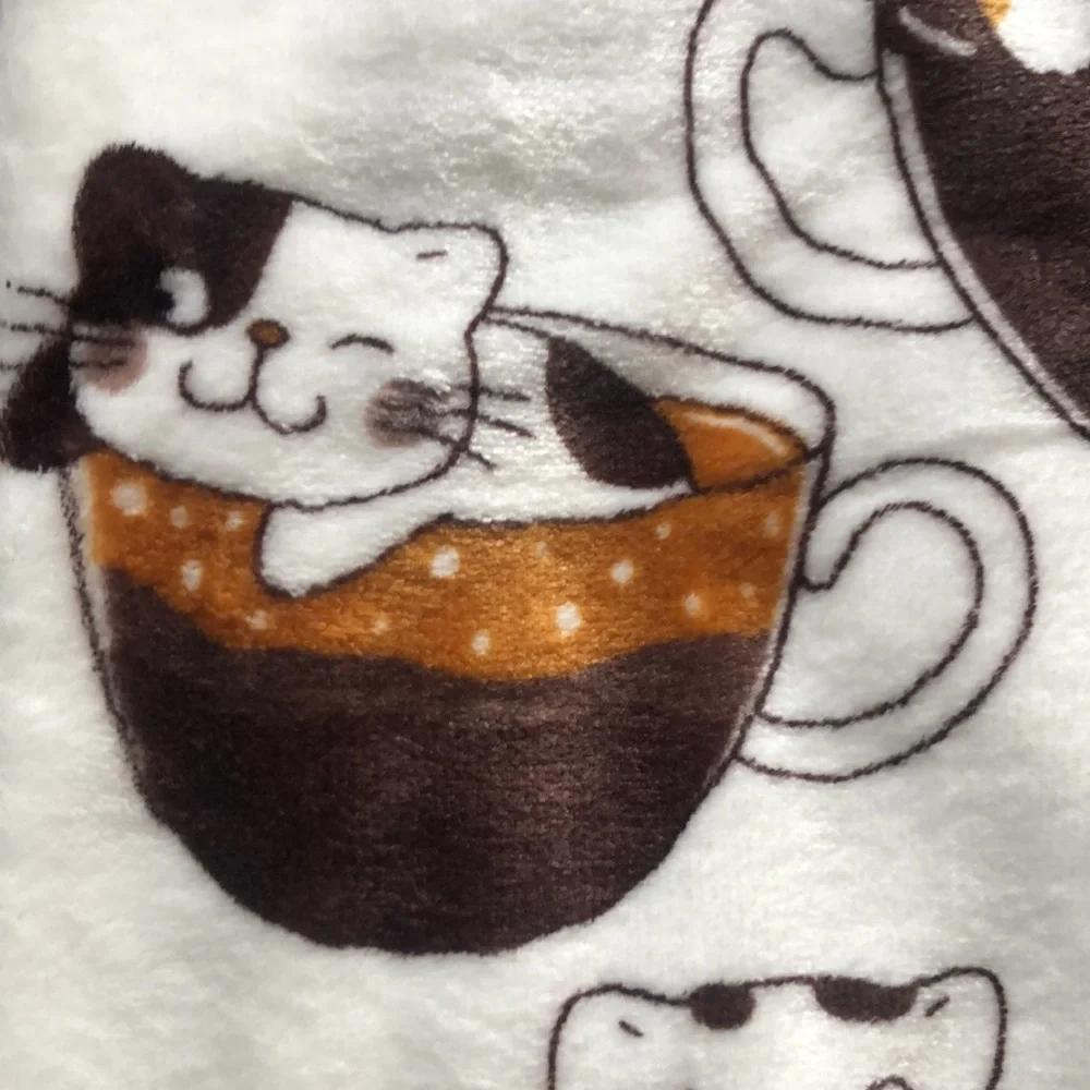 CATS in Coffee Cups Plush Throw Blanket